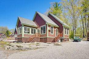 Lake Access & Pools: Sun-soaked Westford Cottage!