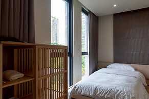 Shizuka House