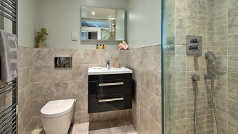 Elegant Apartment in Buxton, No Deposit