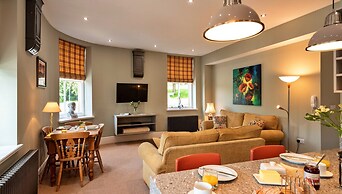 Elegant Apartment in Buxton, No Deposit