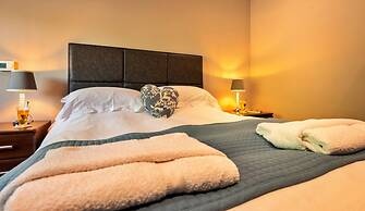 Elegant Apartment in Buxton, No Deposit
