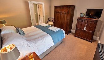 Elegant Apartment in Buxton, No Deposit