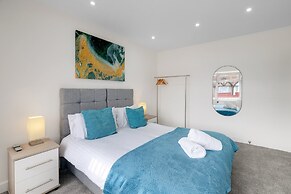 Newly Converted 3 Bed Apt. in Hounslow