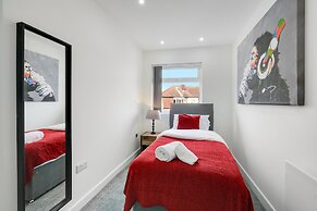 Newly Converted 3 Bed Apt. in Hounslow