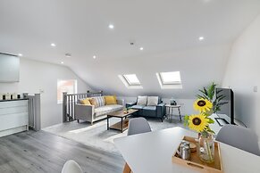 Newly Converted 3 Bed Apt. in Hounslow