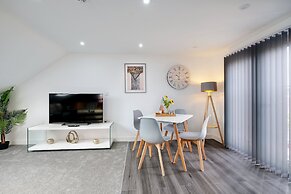 Newly Converted 3 Bed Apt. in Hounslow