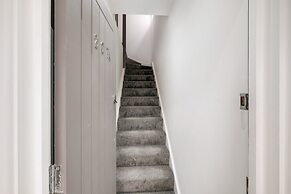 Newly Converted 3 Bed Apt. in Hounslow