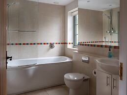 Cottage in Kingham With Private Pool