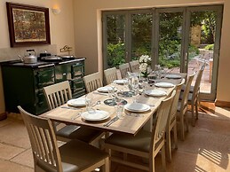 Cottage in Kingham With Private Pool