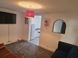 Gillingham Retreat - Spacious 4 Bedroom House