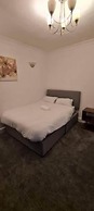 Gillingham Retreat - Spacious 4 Bedroom House