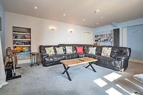 Apartment in Beaumaris With Snowdonia Views