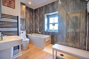 Apartment in Beaumaris With Snowdonia Views