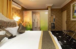 Amazing Grace Hotel & Suites