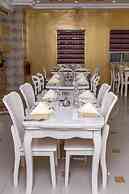 Amazing Grace Hotel & Suites