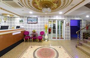 Amazing Grace Hotel & Suites