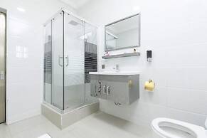 Amazing Grace Hotel & Suites