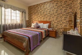 Amazing Grace Hotel & Suites