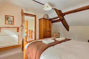 Spacious Cottage in North Cheriton, No Deposit