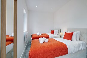 Newly Converted 2BDR 1BA APT in Hounslow