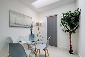 Newly Converted 2BDR 1BA APT in Hounslow