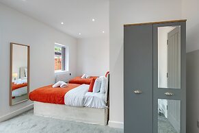 Newly Converted 2BDR 1BA APT in Hounslow