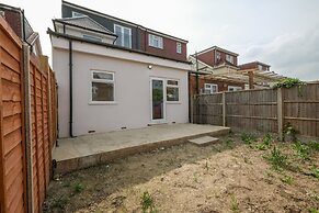 Newly Converted 2BDR 1BA APT in Hounslow