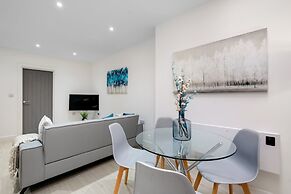Newly Converted 2BDR 1BA APT in Hounslow