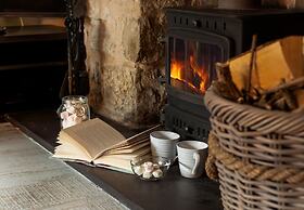 Charming Cottage in Caerway, No Deposit