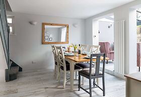 Charming Cottage in Caerway, No Deposit