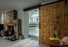 Charming Cottage in Caerway, No Deposit