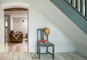 Charming Cottage in Caerway, No Deposit