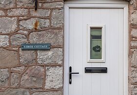 Charming Cottage in Caerway, No Deposit