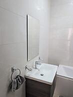 Room-private Cosy Room in a Modern Subur