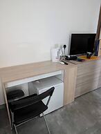 Room-private Cosy Room in a Modern Subur