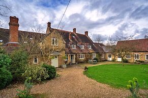Holiday Home in Bruton With Private Lakes