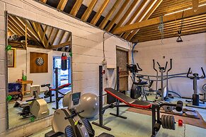 Holiday Home in Bruton With Private Lakes