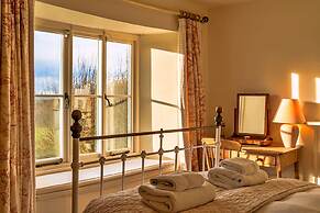 Holiday Home in Bruton With Private Lakes