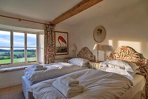 Holiday Home in Bruton With Private Lakes