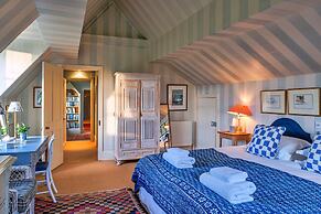 Holiday Home in Bruton With Private Lakes