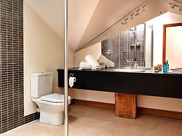 Loft in Cotswolds With Pool & Scenic Gardens