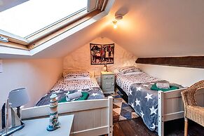 Cottage in Trefor Near Traeth Trefor Beach