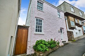 Cottage in Cornwall Near Golden Beaches