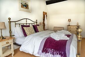 Charming Thatched Cottage in Alcombe, No Deposit