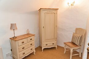 Charming Thatched Cottage in Alcombe, No Deposit