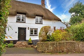 Charming Thatched Cottage in Alcombe, No Deposit