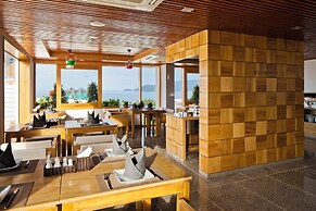 Golden Holiday Hotel