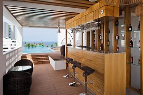 Golden Holiday Hotel