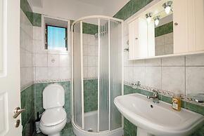 OLIA  APARTMENTS LYGIA