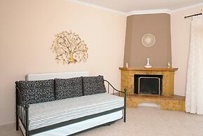 OLIA  APARTMENTS LYGIA